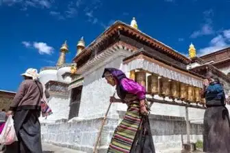 De Lhassa à Katmandou par la route des cols – Image 12